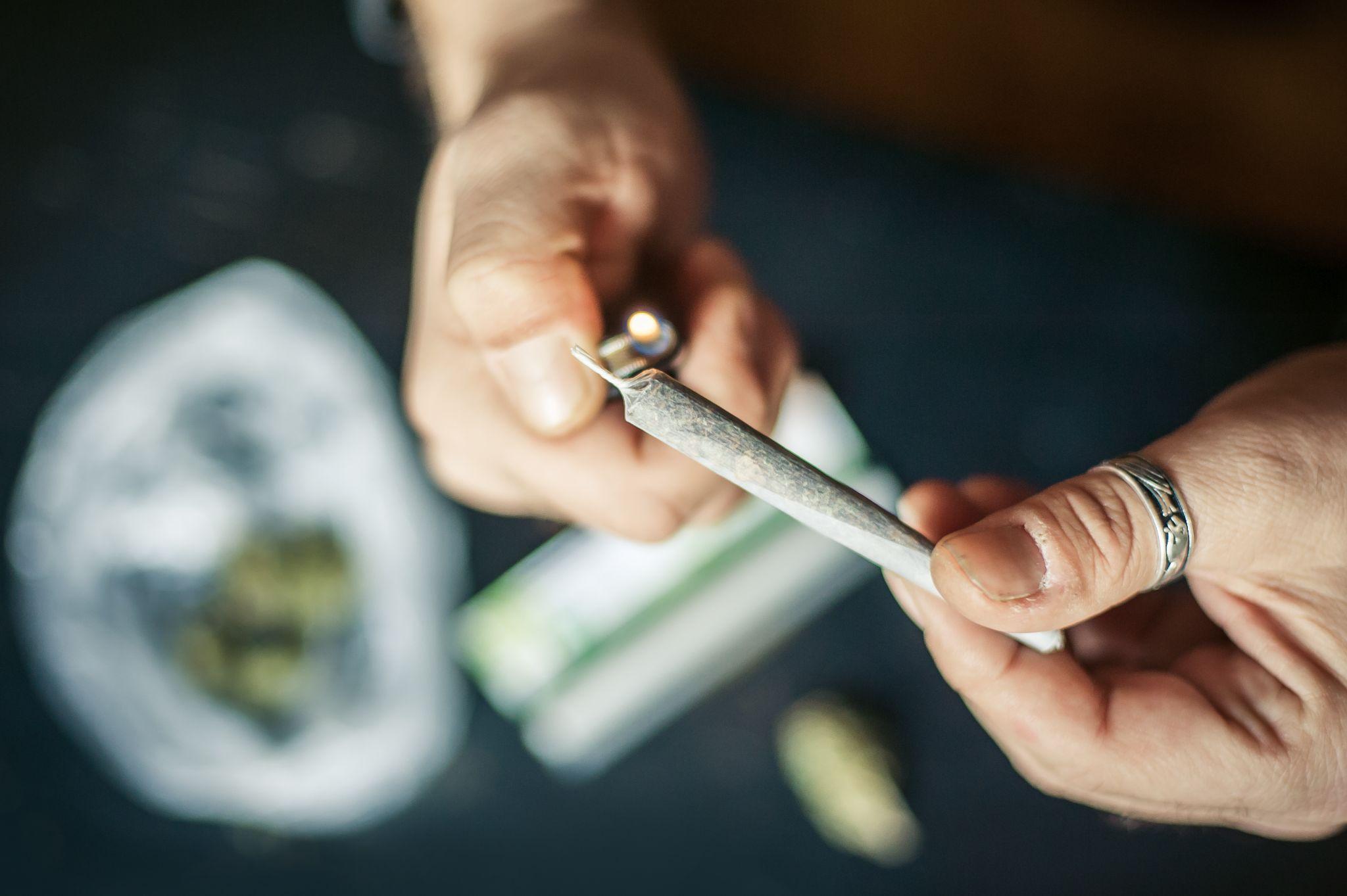 is smoking weed different than cigarettes Secondhand marijuana smoke has fine particles that can cause asthma attacks and make respiratory infections more likely. Learn more via the link in our bio What Does Marijuana Do to